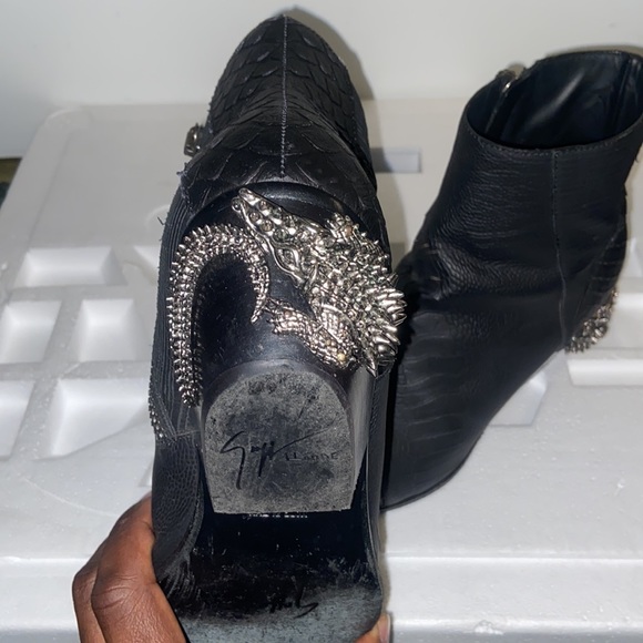 Giuseppe Zanotti Dragon embossed Chelsea Boots main image 5